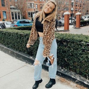 Meet your Posher, Claire